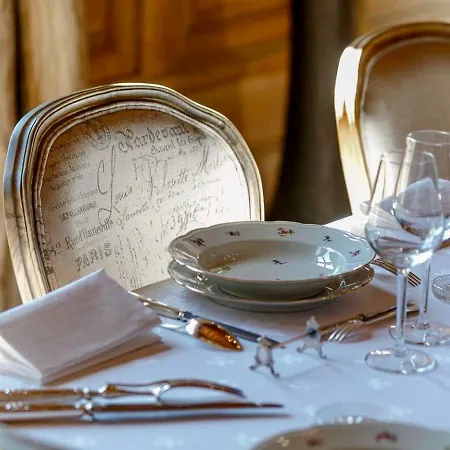 Bed & Breakfast Chateau Chevalier Des Montys 4*