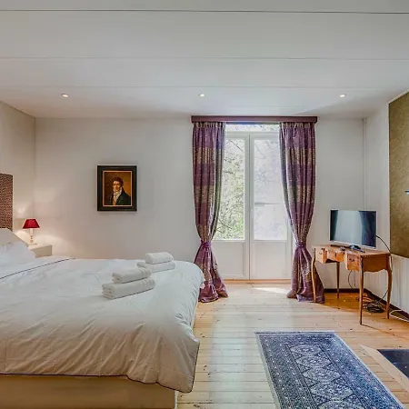 Chateau Chevalier Des Montys Bed & Breakfast 4*