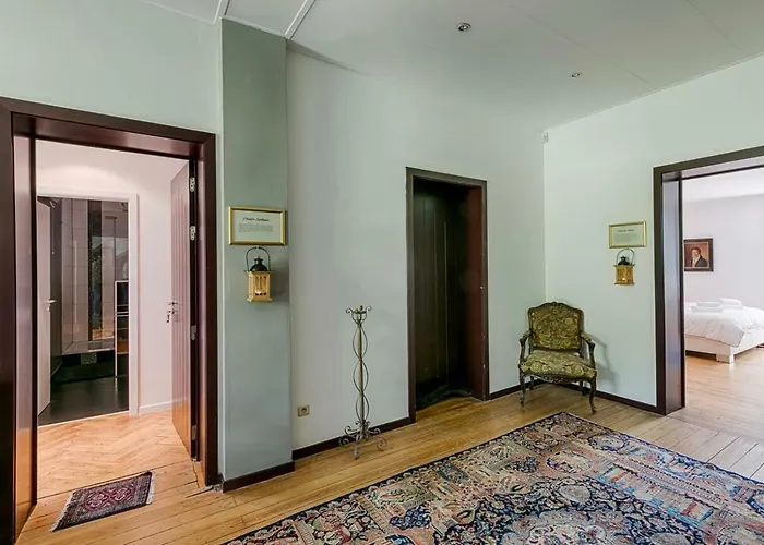 Chateau Chevalier Des Montys 4*