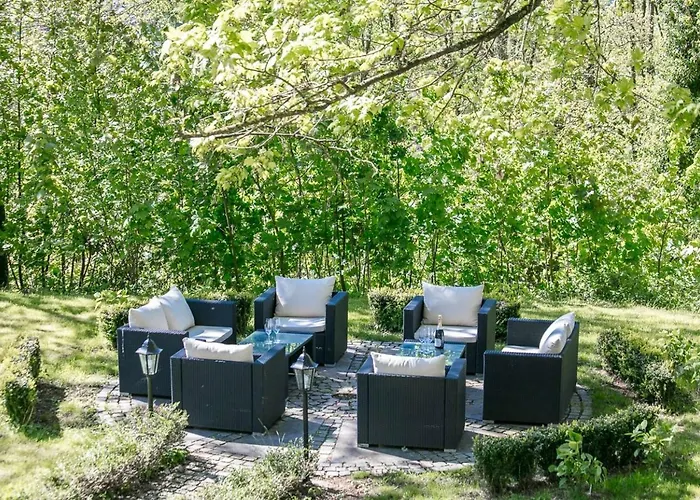 Chateau Chevalier Des Montys 4*