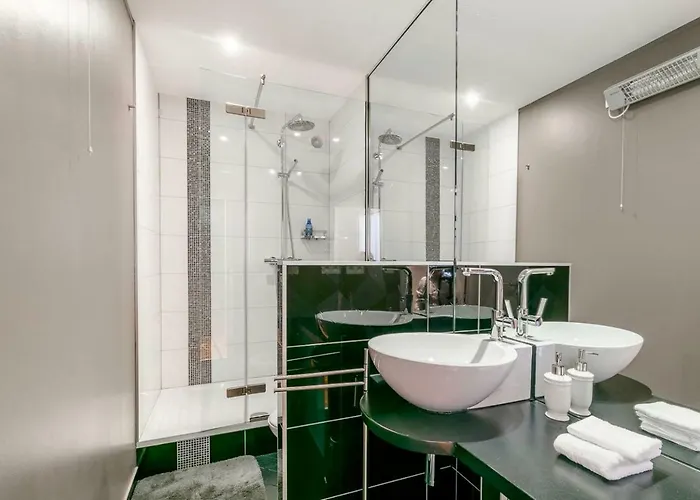 Chateau Chevalier Des Montys Bed & Breakfast