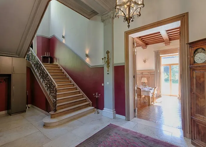 Chateau Chevalier Des Montys Bed & Breakfast